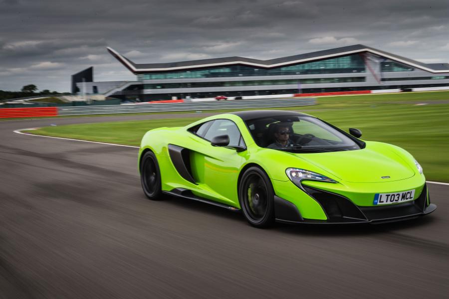  McLaren 675LT 2015 года  (WW) (фото 26 из 39)